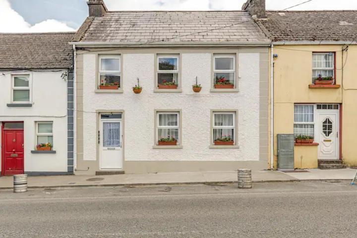 Hotel Doorstep To The Burren à Gort Extérieur photo